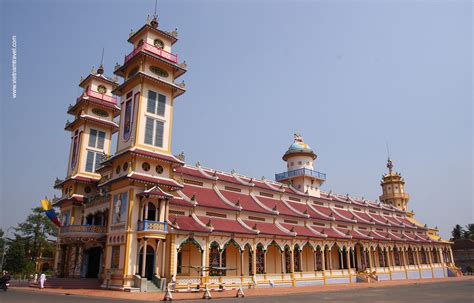 Cao Dai Temple! A Stunning Fusion of Architectural Styles and Religious Beliefs in Tay Ninh!