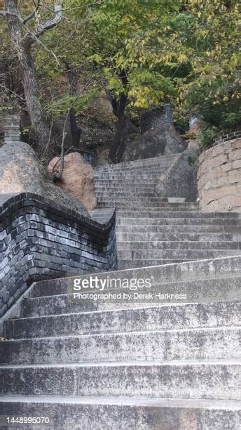 Ta ett dopp i historien vid Maoming Qianshan Park! En oas av kultur och naturupplevelser.