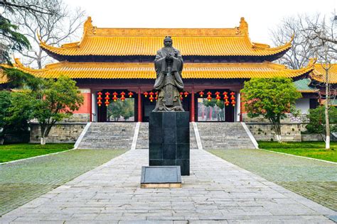 Xuchang Konfucius Tempel - En plats för reflektion och historisk djup!