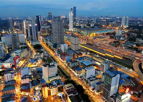 Zenith Hotel Skywalk: En spektakulär utsikt över Johor Bahrus glittrande skyline!